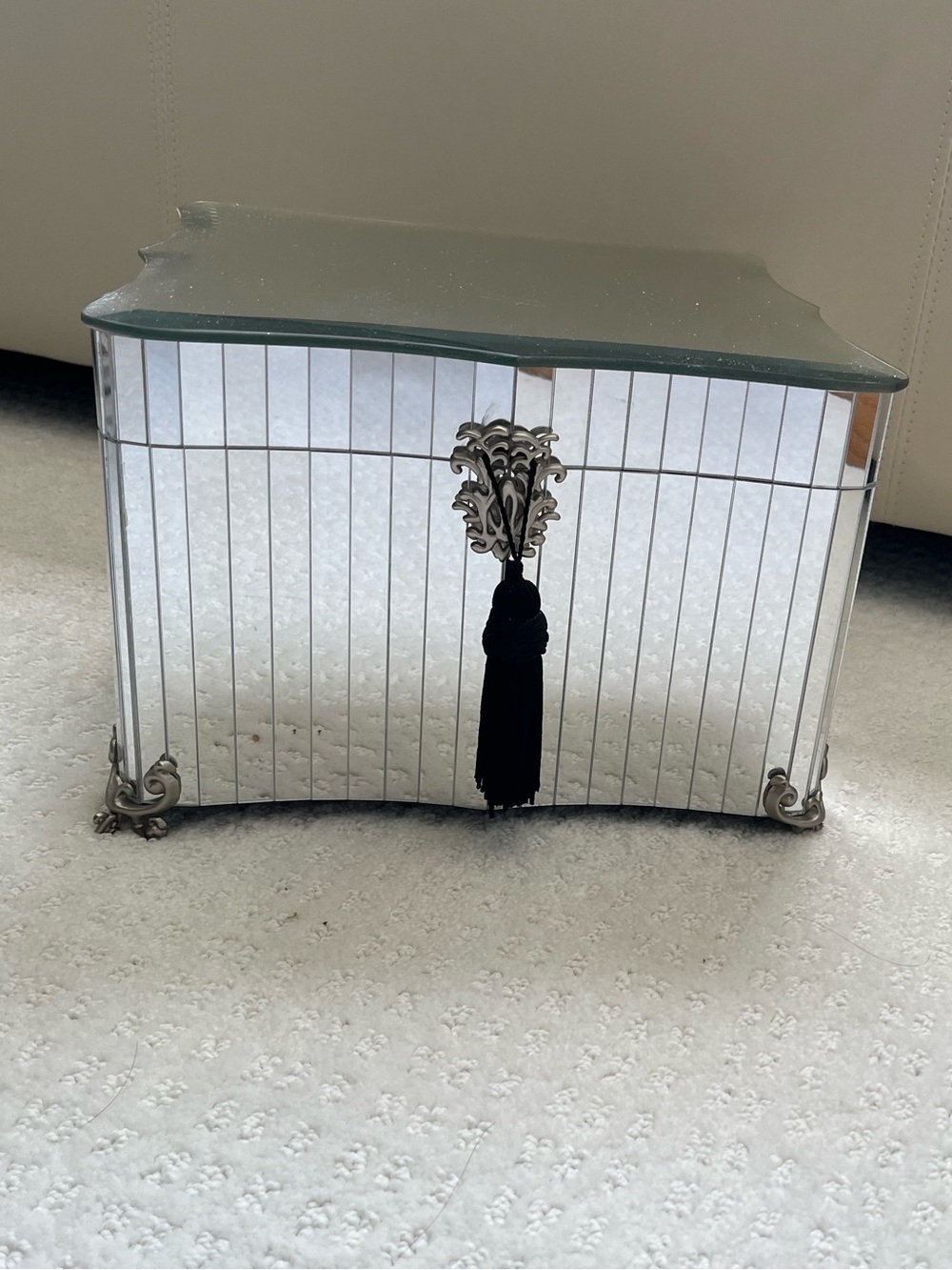 Mirrored jewelry box